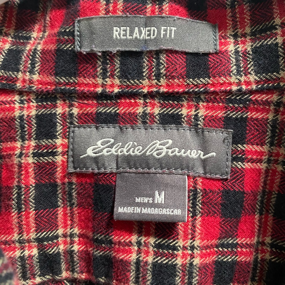 Eddie Bauer Relaxed Fit Flannel, Red size Medium - Picture 3 of 6
